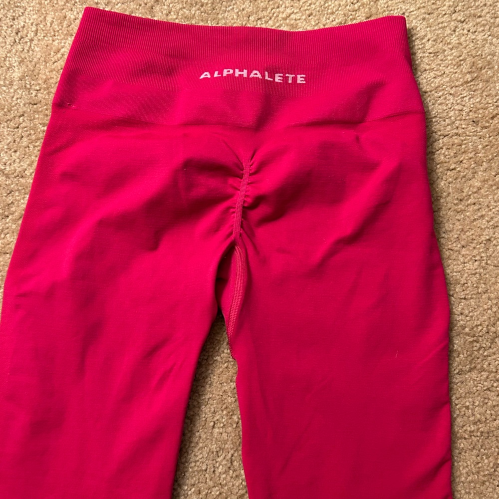 Alphalete Amplify Leggings in Berry - Picture 3 of 4